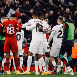 Červení trpitelia prerušili domácu víťaznú sériu Scouserov na Anfielde