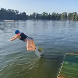 Báby pod kořenem #9