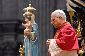 Papežova homilie při Jubileu útěchy: Bolest nesmí plodit násilí