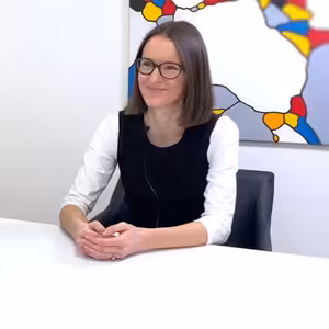 Češi loni prosázeli víc než investovali. Rizika jsou přitom nesrovnatelná