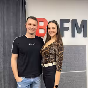 Z modelky misijnou pomocníčkou v Afrike: Monika Paločková navštívila BB FM rádio