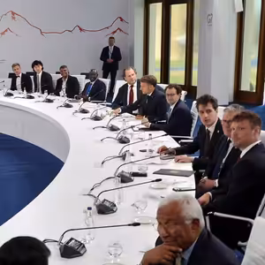 Summit G7 přinesl nečekaný úspěch pro Ukrajinu, podbízení se Trumpovi i protesty proti moci bohatých