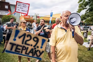 Babiš mezi svými příznivci rozdmýchává agresivitu. Jak pokračuje jeho kampaň?