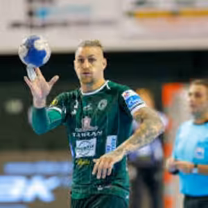 S Oliverom Rábekom nielen o živote v autobuse