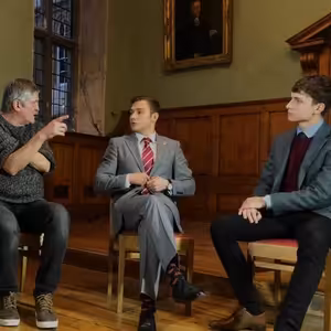 .pod lampou so študentmi v Oxforde: Ako dobré vzdelanie zmení Slovensko a Česko