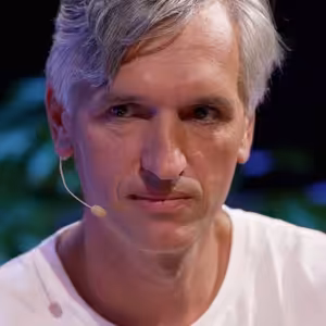 Absolutně ošklivá Praha? Můžeme za to sami. Lidé jsou ochotni utratit spoustu peněz za ohavné věci, říká Gebrian