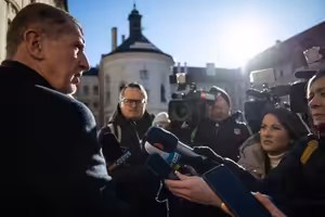 Babišova kampaň bude připomínat Jekylla a Hyda. Pro vítězství by musel přesvědčit hodně voličů, aby zůstali doma