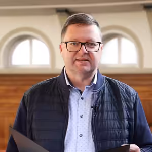 S Ježišom nemôžeš padnúť hlbšie ako do Božích rúk