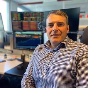 Vávra (WOOD & Company): Investoři by měli počítat se ztrátami, priority jsou mimo finanční trh