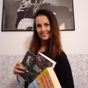 Podcast i-novin 15 s Lenkou Česenkovou hlavně o literatuře