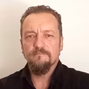 Dopadnout střelce v řádu hodin je velký úspěch. Policisté v civilu byli správnou volbou, říká Kazbunda