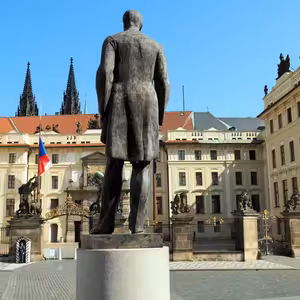 O budúcom českom prezidentovi rozhodnú ekonomické sľuby aj postoj k mieru