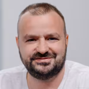 Juraj Kríž: Trump nie je chybou v systéme, Ameriku vystihuje podobne ako Mickey Mouse