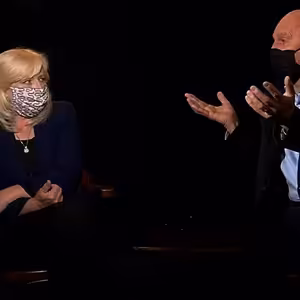 .pod lampou s Radičovou a Mikloškom