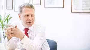 Tomáš Prouza: Lidé už omezují i nákupy potravin, což nedělali ani během covidu