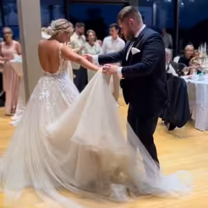 Vše o večerních parties na svatbách a prvním tanci