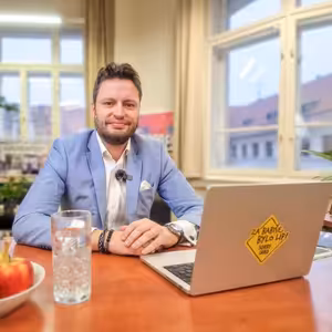 Největší stávka od 1989. Fiala odjel na návštěvu kravína. Pekarová řeší zbraně pro UA. Čau Praho! #59