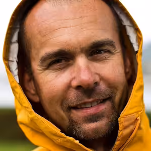 DO UCHA (Zbyňo Džadoň)