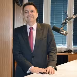 Peter Kažimír - Oddlžovanie nemocníc musí mať zmysel