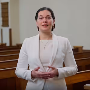 Hľadieť dozadu, či dopredu?