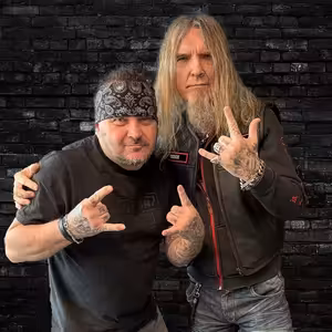 HVĚZDNÝ HOST ROCK RADIA: DOGA