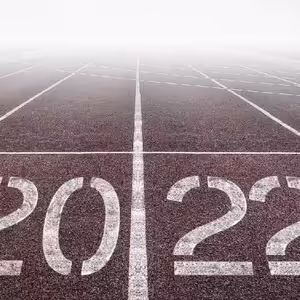 Investorský magazín: Štěpán Pírko (Bohemian Empire), Steen Jakobsen (Saxo Bank) a jejich výhledy na rok 2022