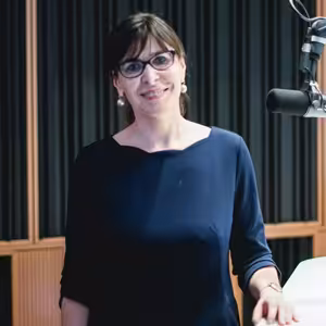 Ľudmila Majláthová - Európska komisia kritizuje naše školstvo, výsledky... (Braňo Závodský Naživo)