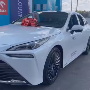 Představitelé města Mostu nově využívají osobní automobil na vodíkový pohon.