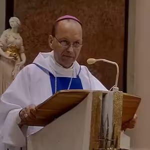 NOVÉNA K SEDEMBOLESTNEJ 3.deň: VZOR - Biskup Jozef Haľko