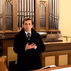 Komu patríš, toho nasleduj!