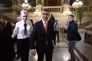 Duel na ČT: Nekonzistentní Babiš by nepomohl spojencům v NATO, Pavel se klidně bránil a nešel do protiútoku