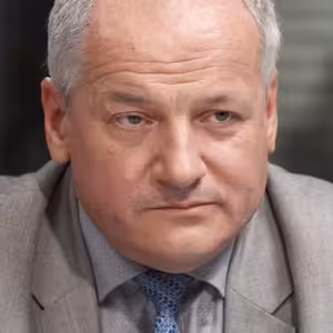 Očkování nás spasí, ale stát selhal, kampaň začala pozdě a očkujeme málo. Kandidovat na prezidenta mě napadlo loni krátce, říká Prymula