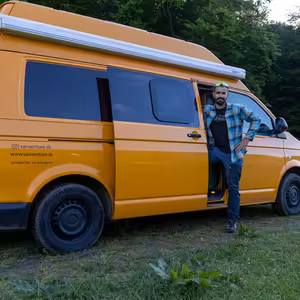 #49 Žije v obytnom aute, fotí kone a hory: Peter Culka o slobode na cestách