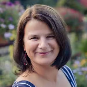 Panenky pomáhají s tvůrkyní Terezou Jarošovou