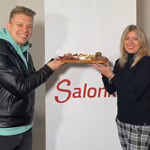 Vítek Martinec vs. majitelka restaurace Fjaka Larisa Perić