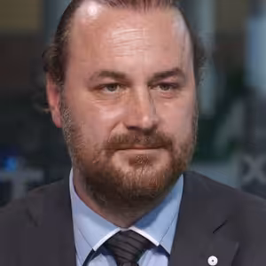 Je zázrak, že jsme dostali z Kábulu aspoň jedno letadlo, situace je složitá, většina Evropy nezvládla ani to, říká Veselý