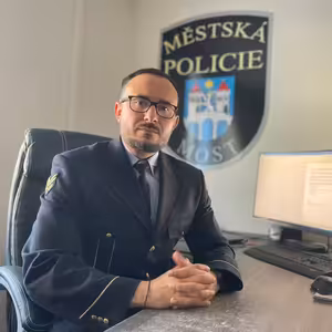 V Mostě se o víkendu odehrála tragická událost, kdy při sporu dospělých zemřelo malé dítě. Je vůbec v silách společnosti podobnému případu zabránit? Jaká je aktuální bezpečnostní situace ve městě?