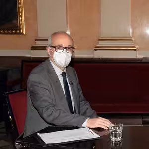 Ředitel Národního divadla Jan Burian o těžkých rozhodnutích: „Rušíme stovky představení. Divadlo otevřeme ve 3. stupni."