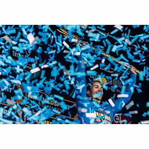 #160 Rogličova zlatá sekunda, Sagan mieri na San Remo