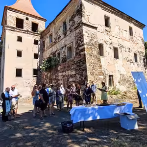 Začaly opravy zámku v Mirošovicích