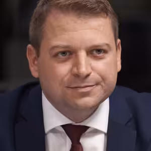 Vyšší důchody? Je to populistická bitva o hlasy seniorů, Maláčová od nás kalkulačku opsala, říká Martínek