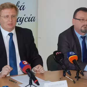 Polená pod nohy hydinárov