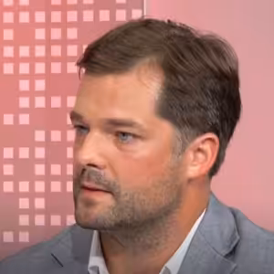 Kuloáry | Jiří Nedvěd (SOCDEM): Spolupráce SOCDEM a STAČILO! je v zájmu Česka | 28. 7. 2025