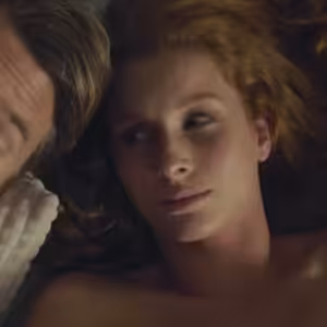 DENISA NESVAČILOVÁ O POSTELOVÉ SCÉNĚ S VOJTOU DYKEM