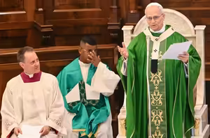 Papež v Albanu: Přijímejte Krista v chudých