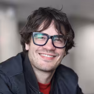 Zpěvák, textař, skladatel a příležitostný herec David Kraus v Ranním klubu