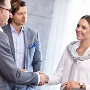 Small Talk #123 - Jak na představování svých kolegů, partnerů a doprovodu vůbec