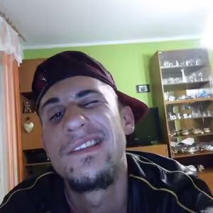 Achcik-nechci Tě Mít Kolem Sebe Protože Si Uplnej Debil