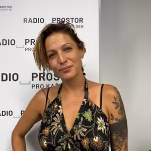 Komička Adéla Elbel: Všichni víme, kdy překračujeme hranice a některé kauzy se nám jenom hodí