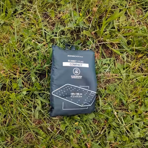 RECENZE: Skladná pikniková deka QUECHUA se hodí na každou procházku